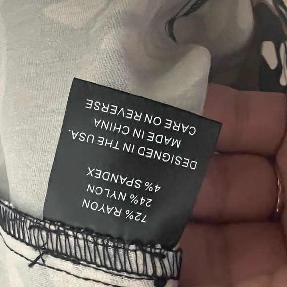 NWT D’iyanu geometric print stretchy neutral color dress - Picture 5 of 5